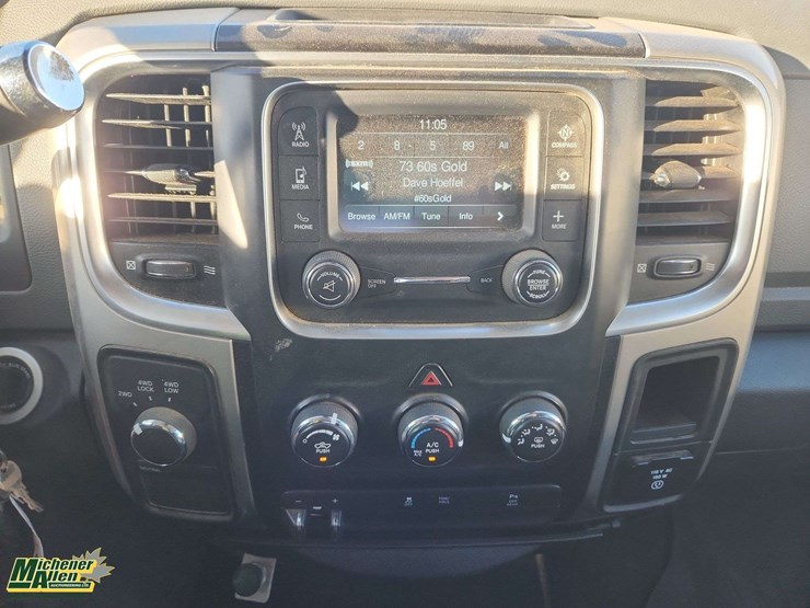 2017-dodge-2500-image-15