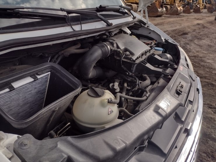 11-freightliner-truck^title^-(qea-4046)-image-14