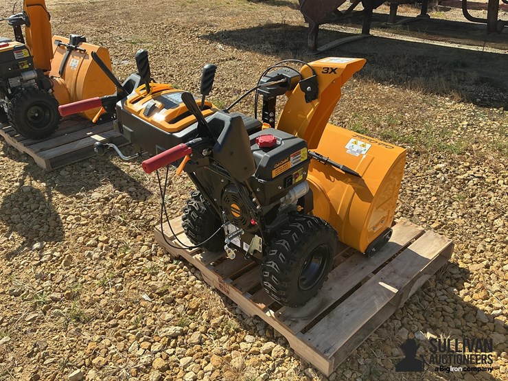 cub-cadet-3x28ip-28”-walk-behind-snow-blower-image-5