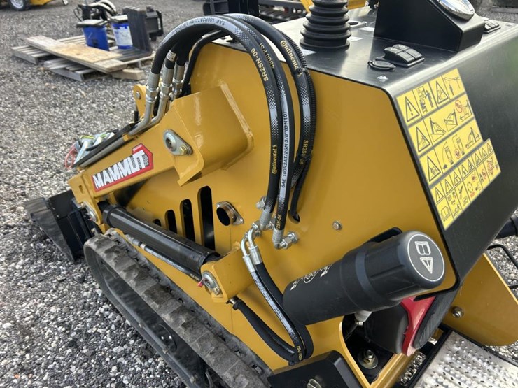 #2712-•-demo-2024-mammut-sk650-tracked-skid-steer-image-12