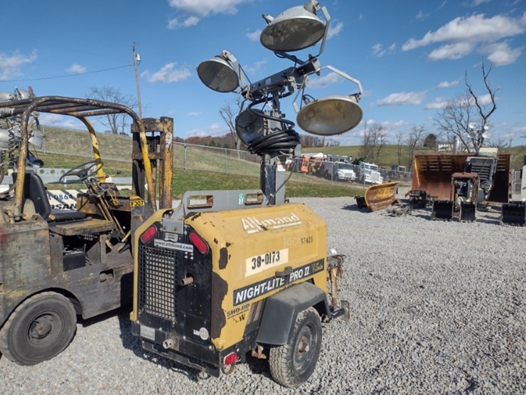 10-allmand-nite-lite-pro-light-plant-(qea-4055)-image-3