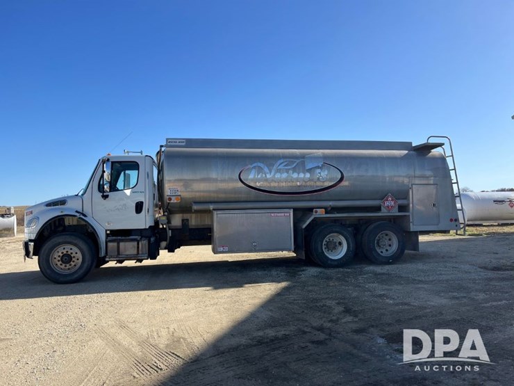 2016-freightliner-petroleum-truck-(jn3388,-unit-2374)-image-15