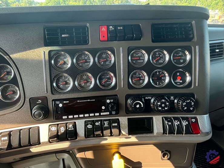 2016-kenworth-t880-image-72