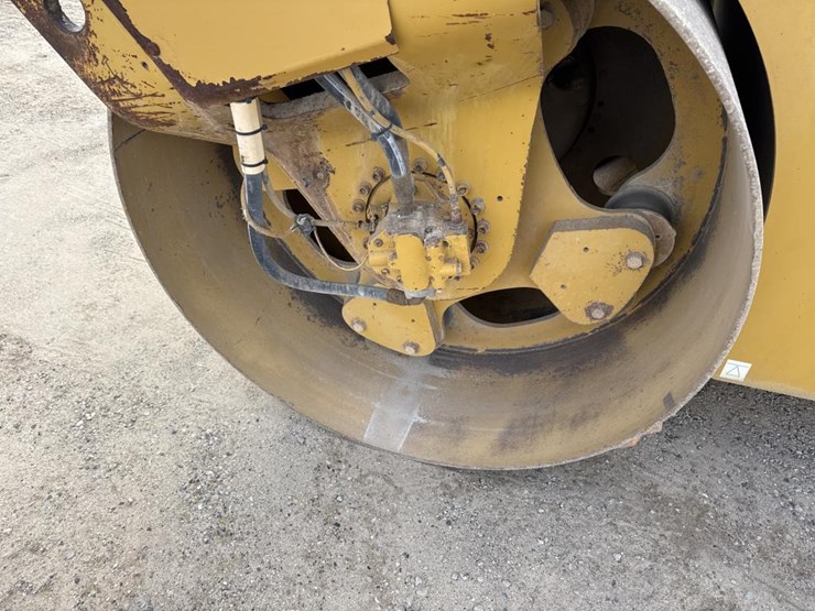 caterpillar-cb-534d-image-18