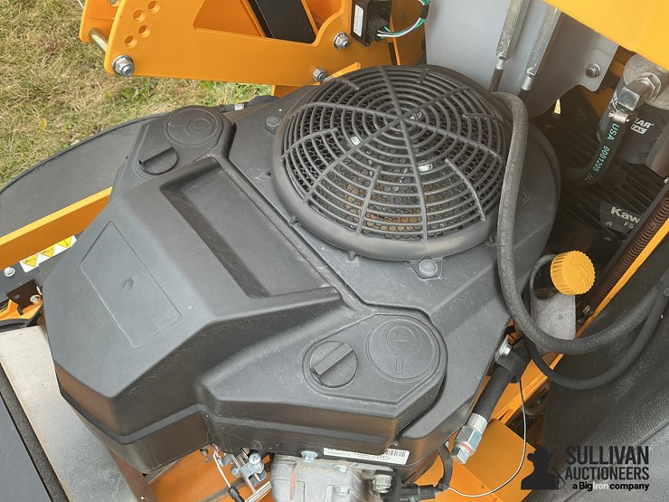 2021-cub-cadet-pro-x600-stand-on-36”-lawn-mower-image-19