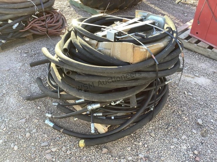 pallet-of-asst-industrial-hoses-&-jacks-image-2