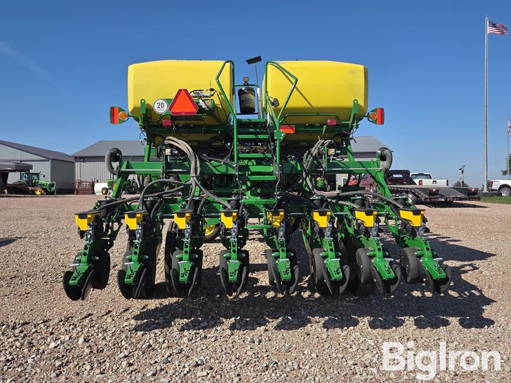 2022-john-deere-1795-image-6