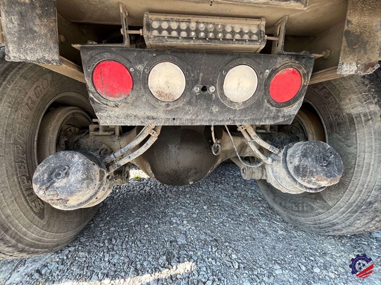 2016-kenworth-t880-image-35