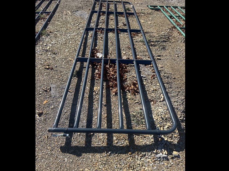 #1101-•-16-foot-six-bar-gate-image-1