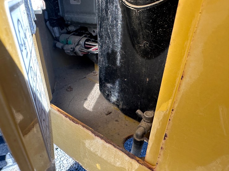 2016-caterpillar-926m-image-57