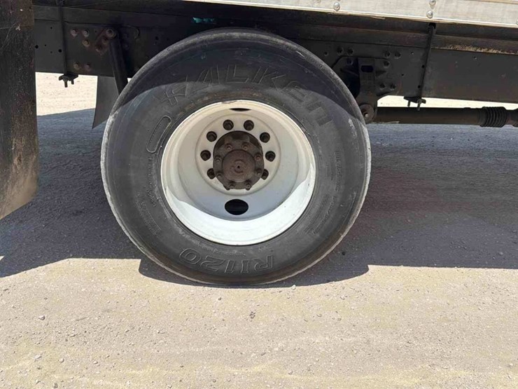 2018-hino-conventional-type-truck-image-12