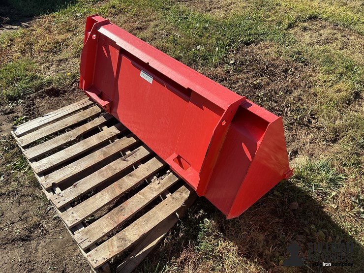 kubota-60"-material-bucket-image-7