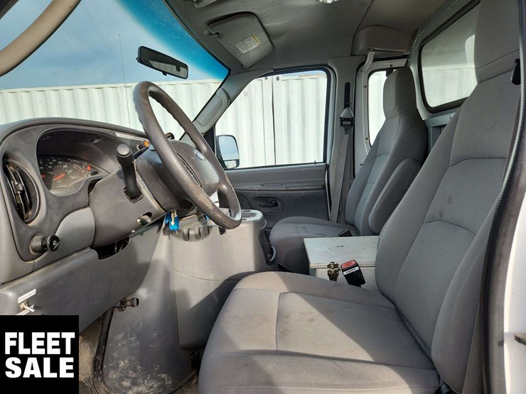 2005-ford-cargo-image-15