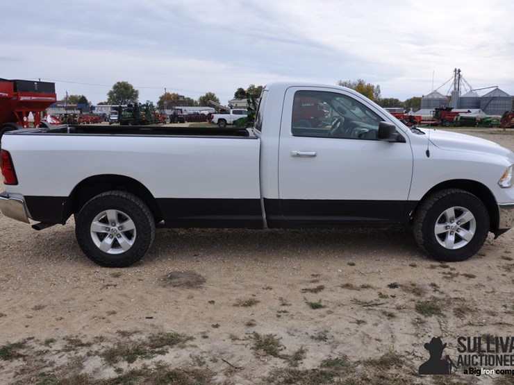 2014-ram-1500-slt-image-4