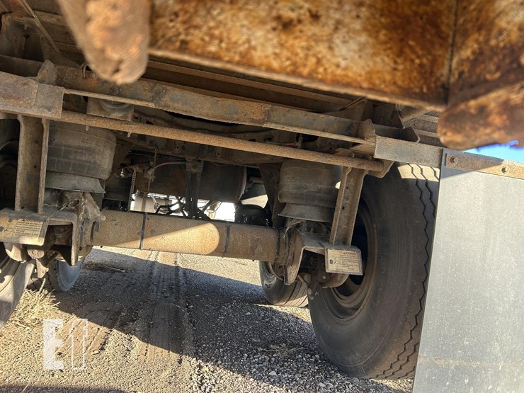 2011-strick-trailer-image-33