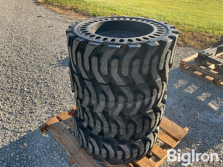 airless-skid-steer-tire-&-rims-image-4