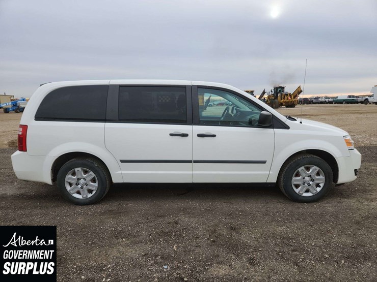 2010-dodge-grand-caravan-se-image-24