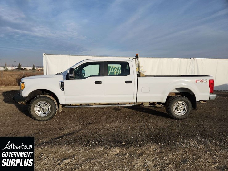 2017-ford-f350-image-22