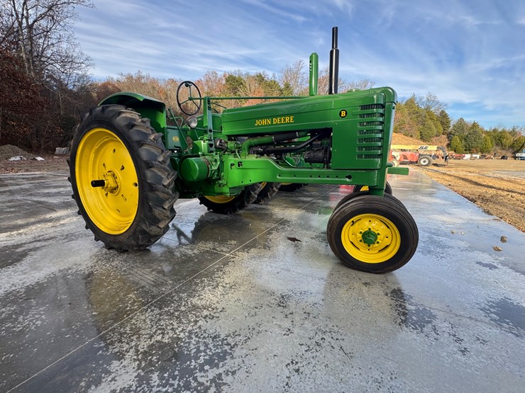 john-deere-b-image-1