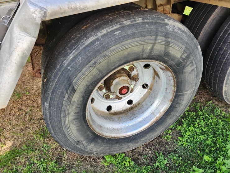 1995-4800-gal.-semi-tank-trailer-image-10