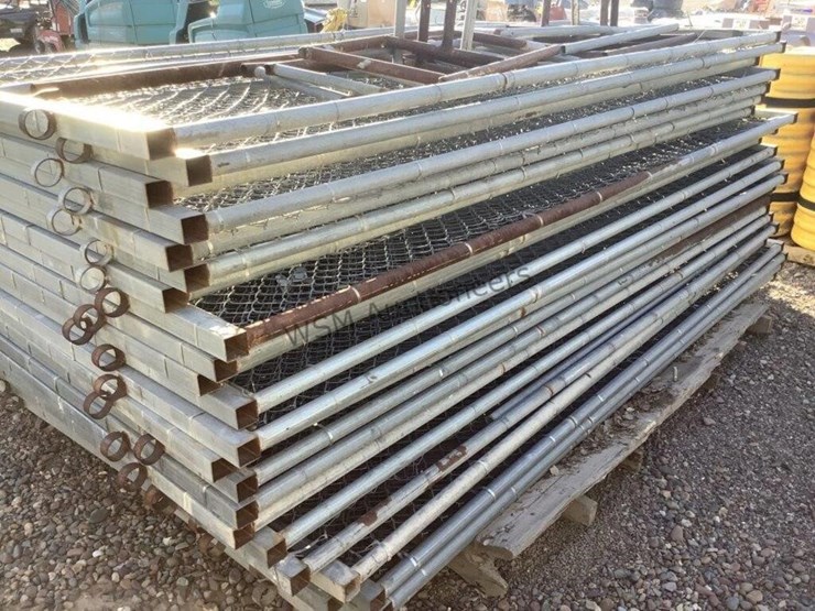 (24)-temporary-site-fencing-panels-image-2