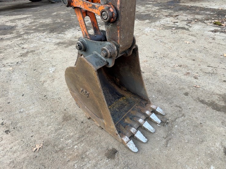 hitachi-zx75us-image-12