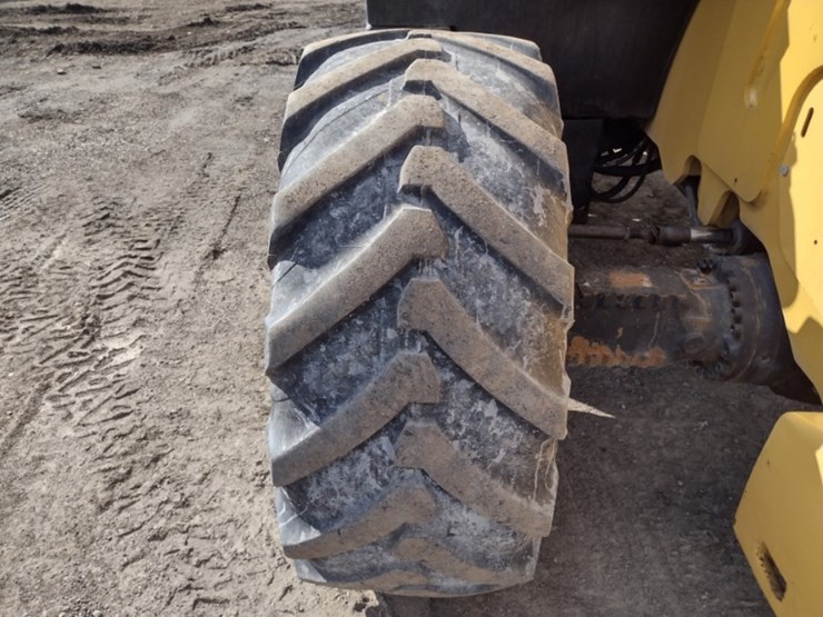 13-cat-407c-telehandler-w/bucket-&-forks-(qea-5956)-image-22