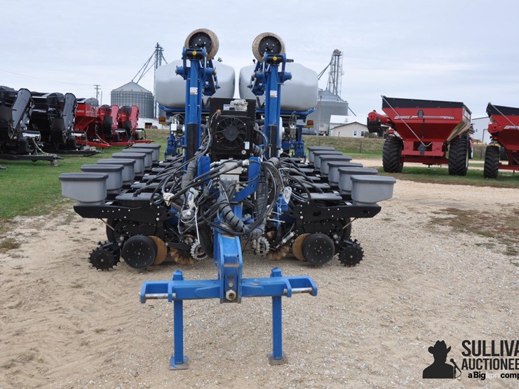 2015-kinze-4900-image-2