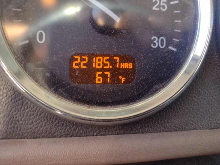 11-peterbilt-truck-tractor^title^-(qea-4044)-image-7