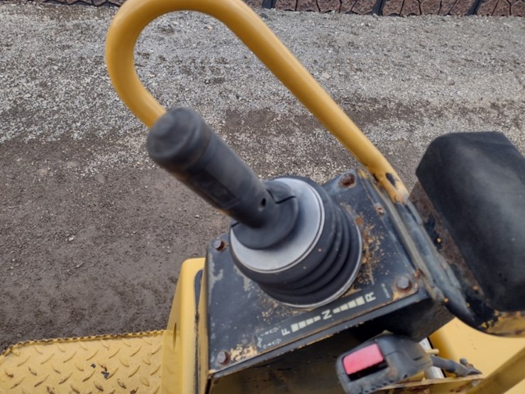 caterpillar-cb-334e-image-7