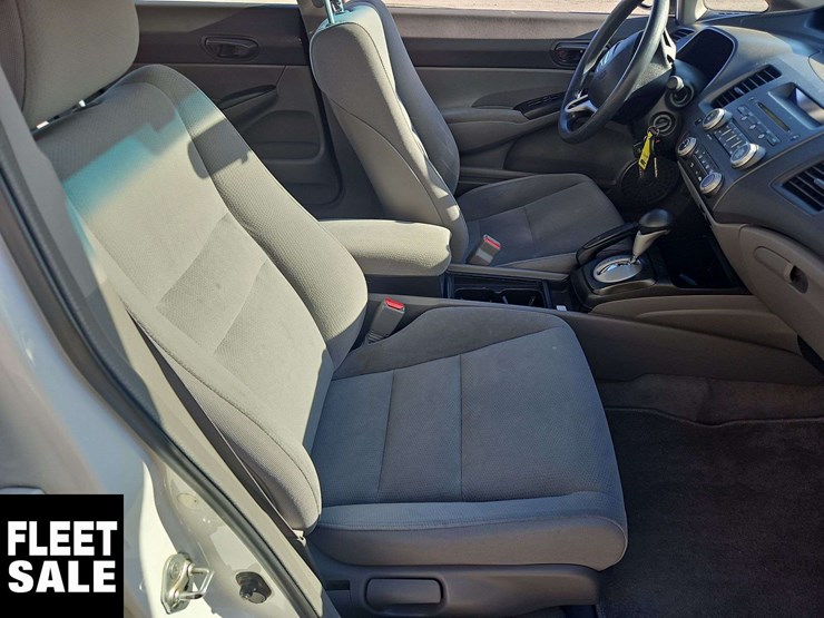 2009-honda-civic-dx-g-4dr-sedan-image-11