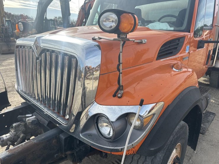 2009-international-7400-image-9