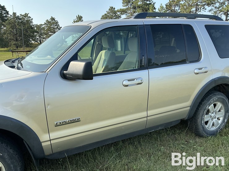 2007-ford-explorer-xlt-image-14