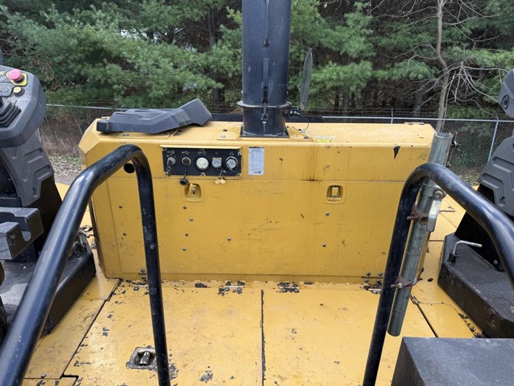 caterpillar-ap-1055f-image-50