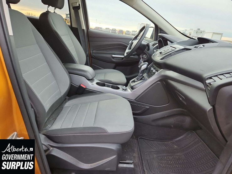 2016-ford-escape-se-image-18