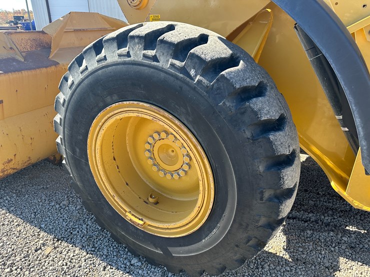 2016-caterpillar-926m-image-7