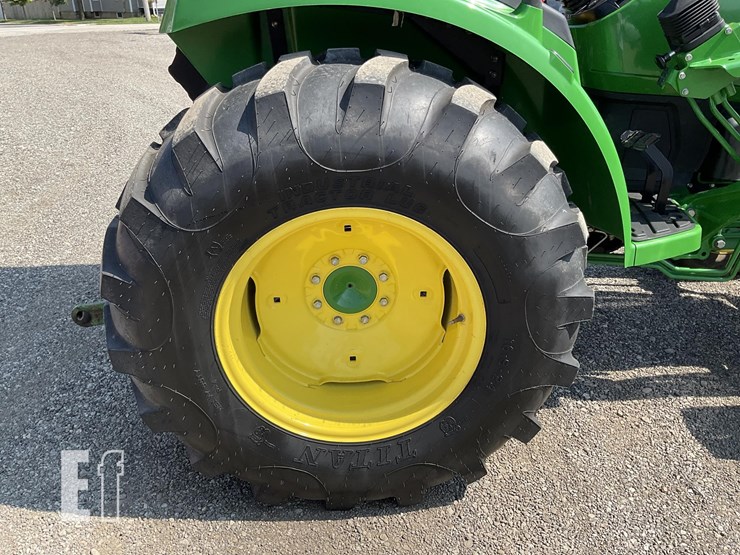 2017-john-deere-4052m-image-13