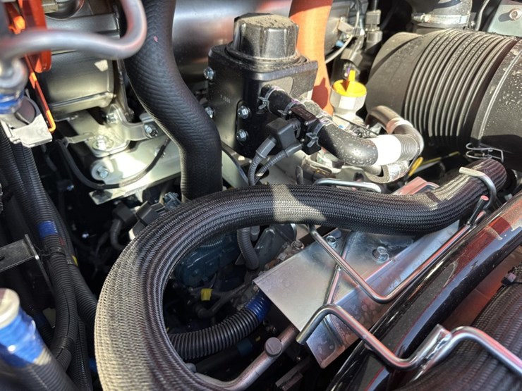 #5120-•-2025-kubota-svl-97-3-tracked-skid-steer-image-44