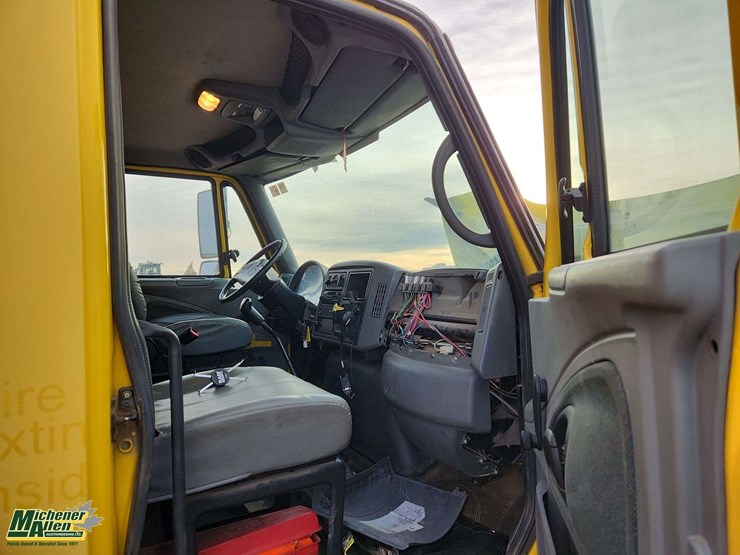 2006-international-durastar-4200-image-25