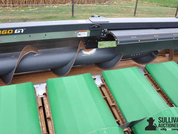 2017-drago-gt-8-30-8r30-corn-head-image-12