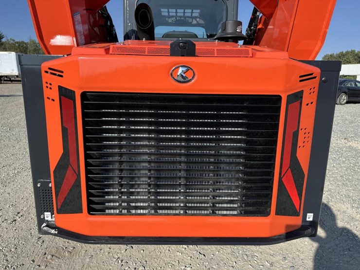 #5120-•-2025-kubota-svl-97-3-tracked-skid-steer-image-22
