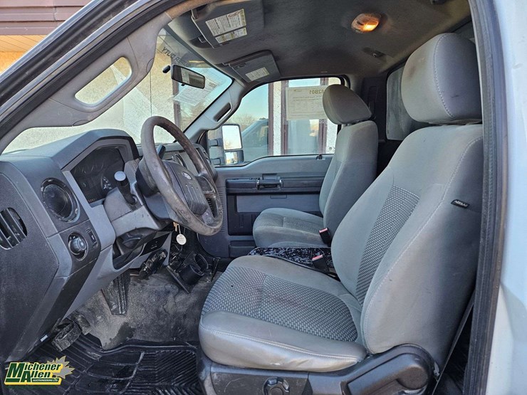 2011-ford-f350-image-24