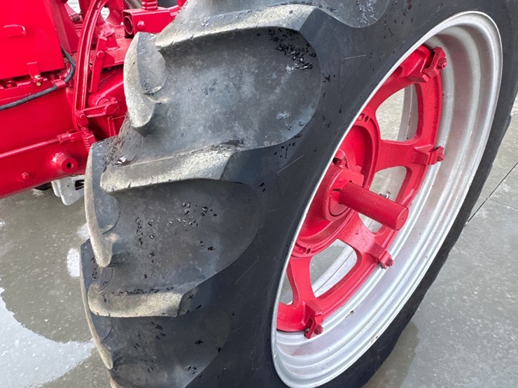 #1140-•-ih-farmall-md.-(1947)-image-12
