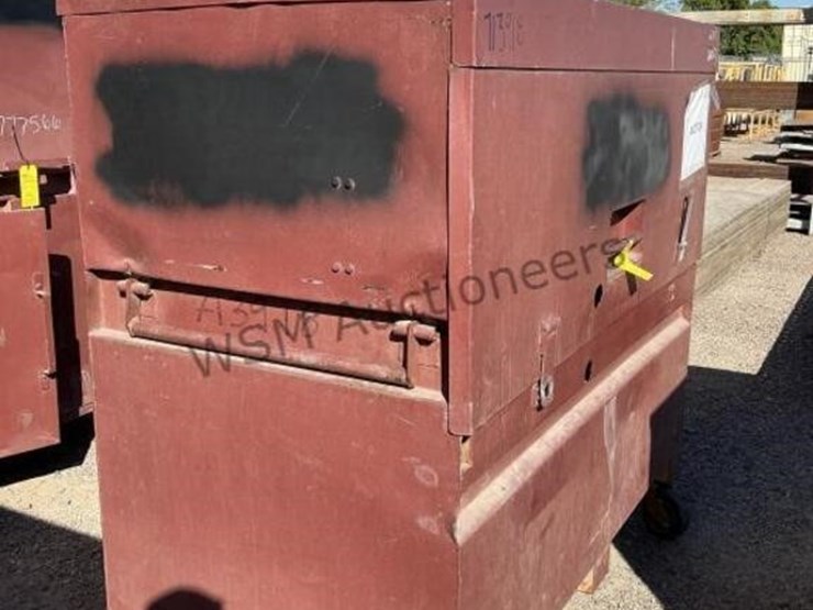 rolling-jobsite-toolbox-with-assorted-tools-image-4