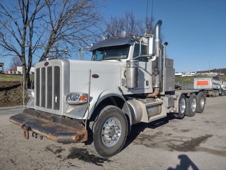 11-peterbilt-truck-tractor^title^-(qea-4044)-image-38