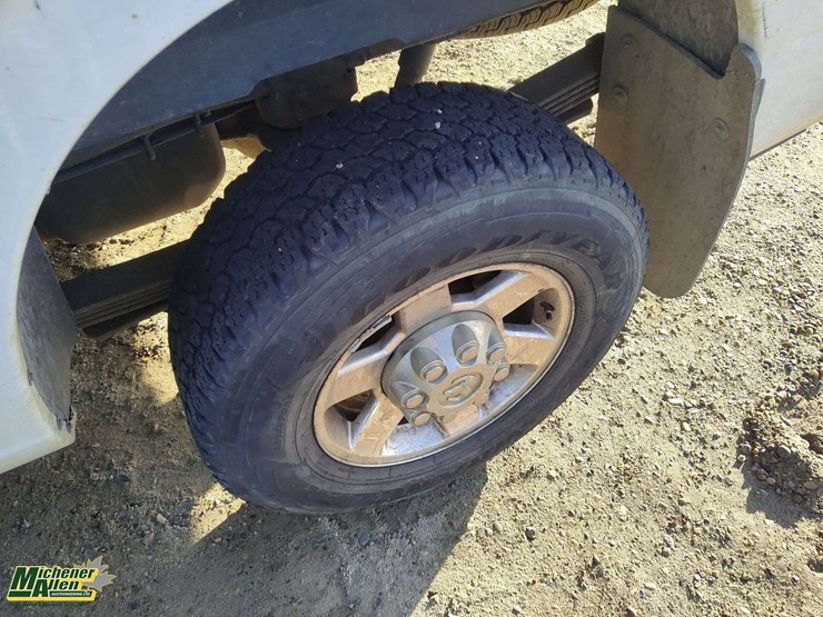 2011-dodge-2500-image-24