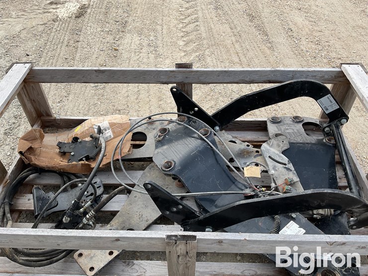 new-holland-t-6-series-loader-brackets-image-4