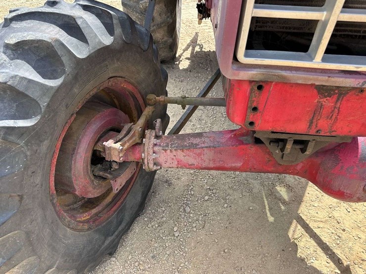 farmall-1066-hydro-image-4