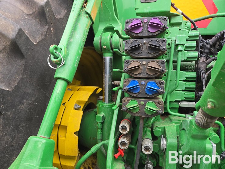 2016-john-deere-8245r-image-13