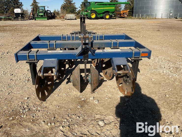 blu-jet-pivot-track-closer-image-2